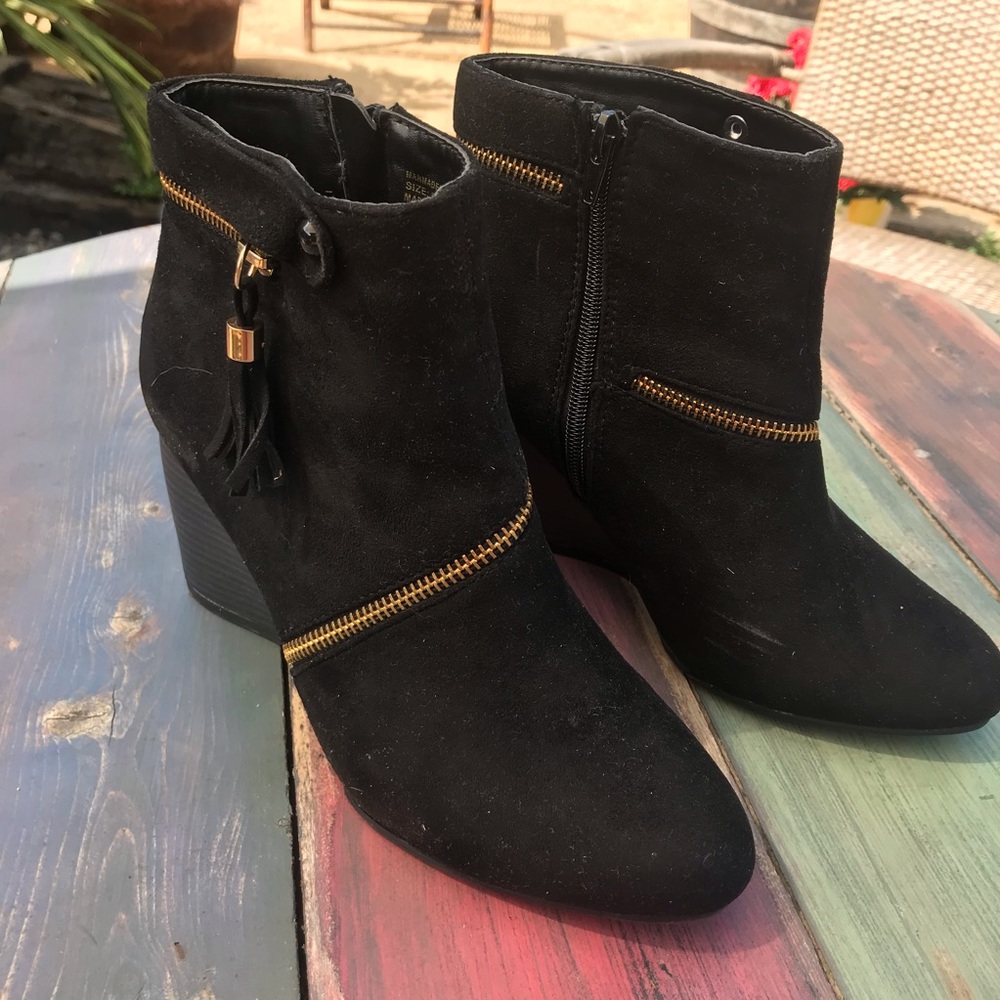 ❌SOLD❌ Black Suede Wedge Heel Booties